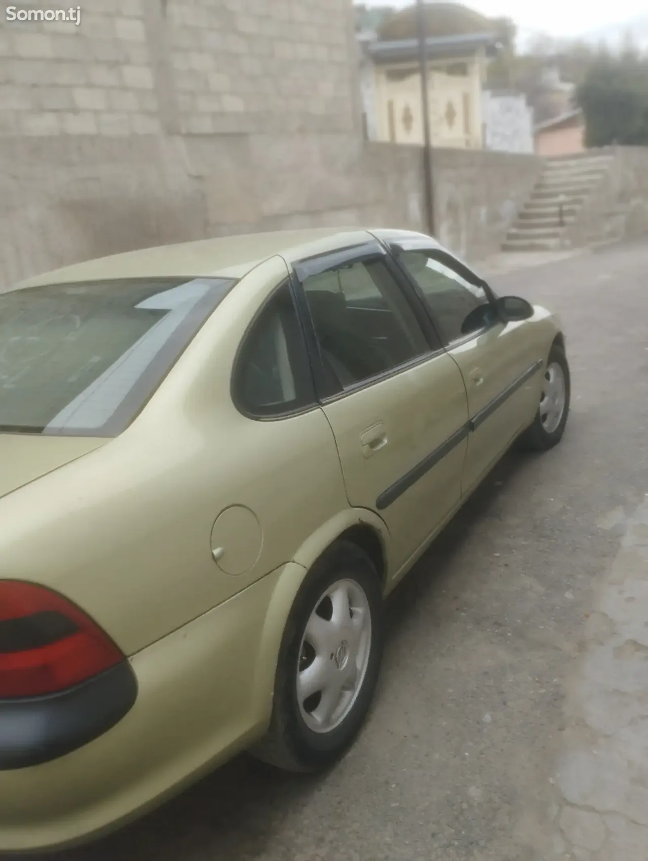 Opel Vectra B 1996 · 1.8 MT