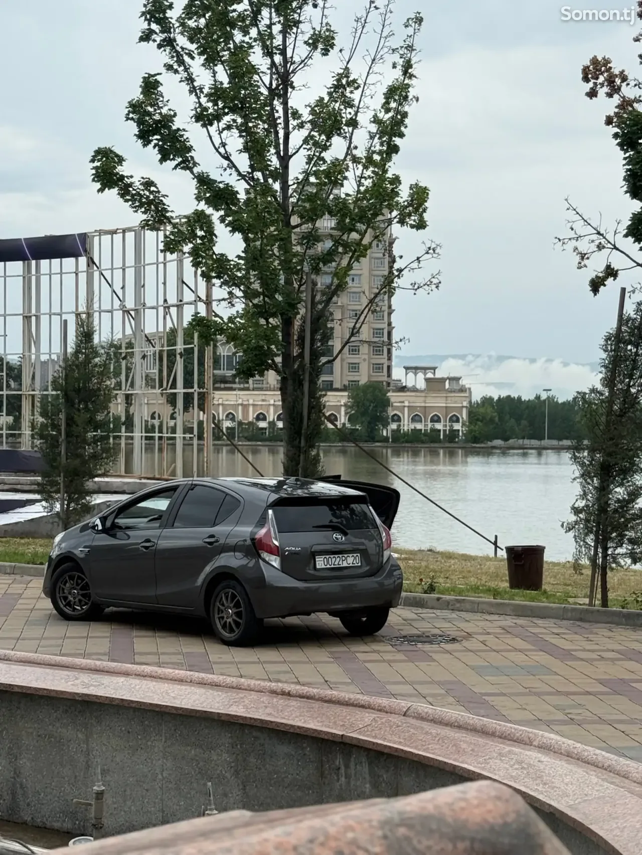 Toyota Aqua 2015 · 1.5 CVT
