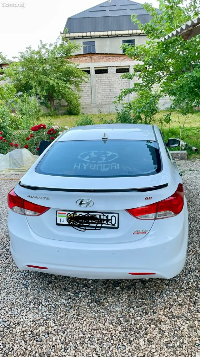 Hyundai Avante 2011 · 1.6 AT