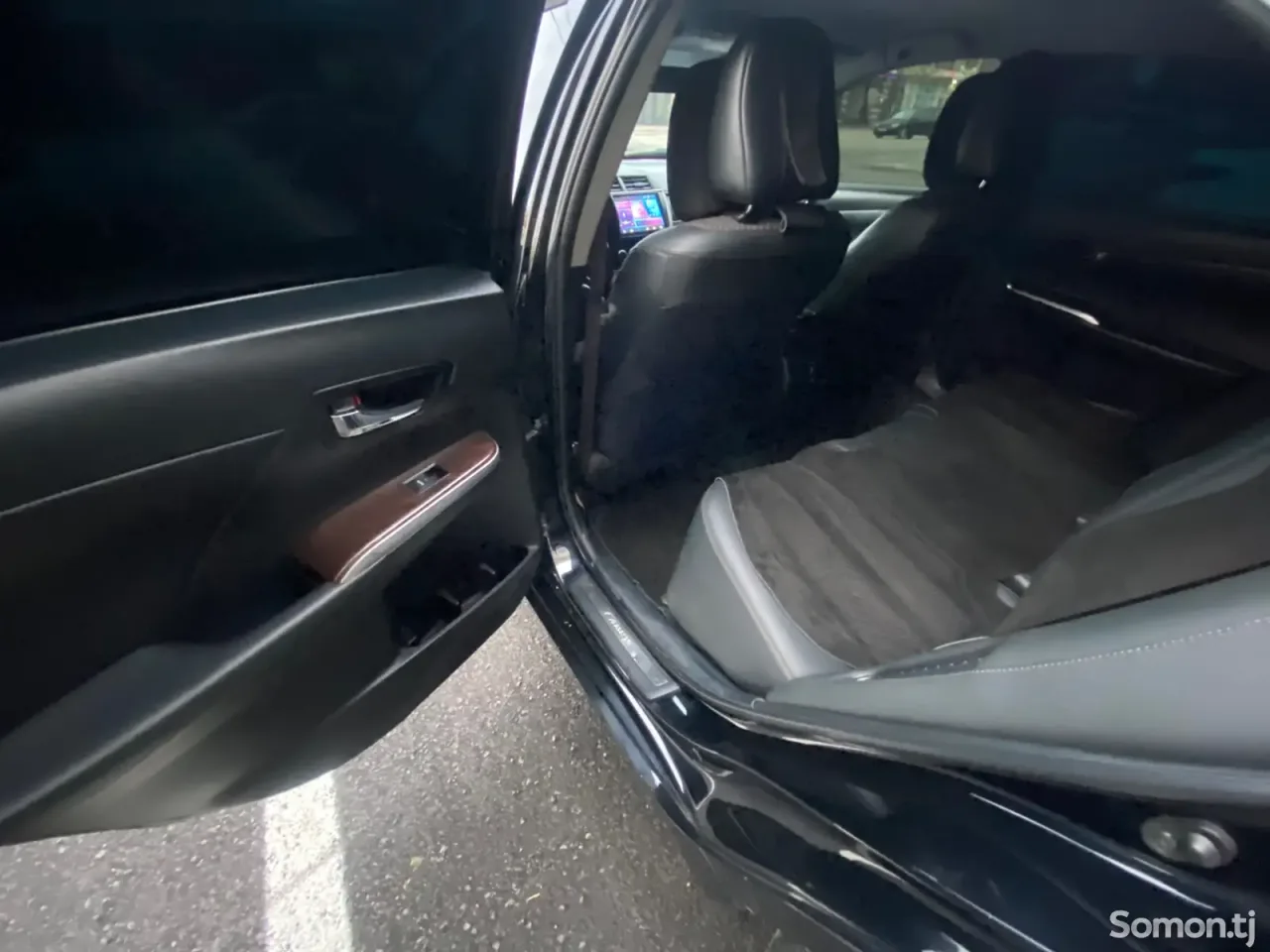 Toyota Camry 2017 · 2.5 AT