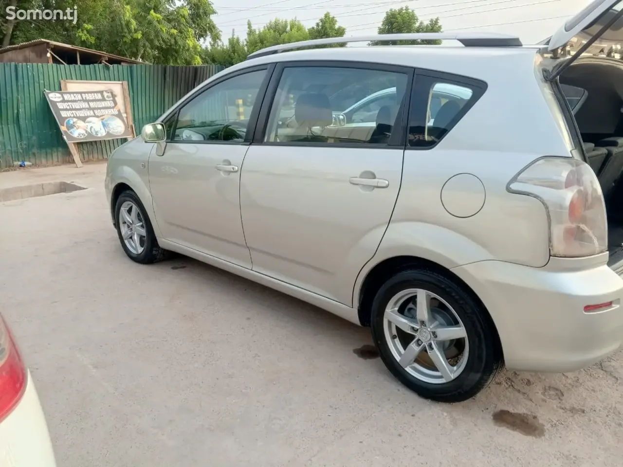 Toyota Verso 2006 · 1.8 MT