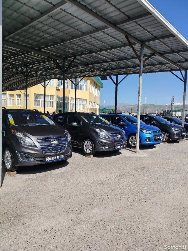 Chevrolet Spark 2015 · 1.0 AT