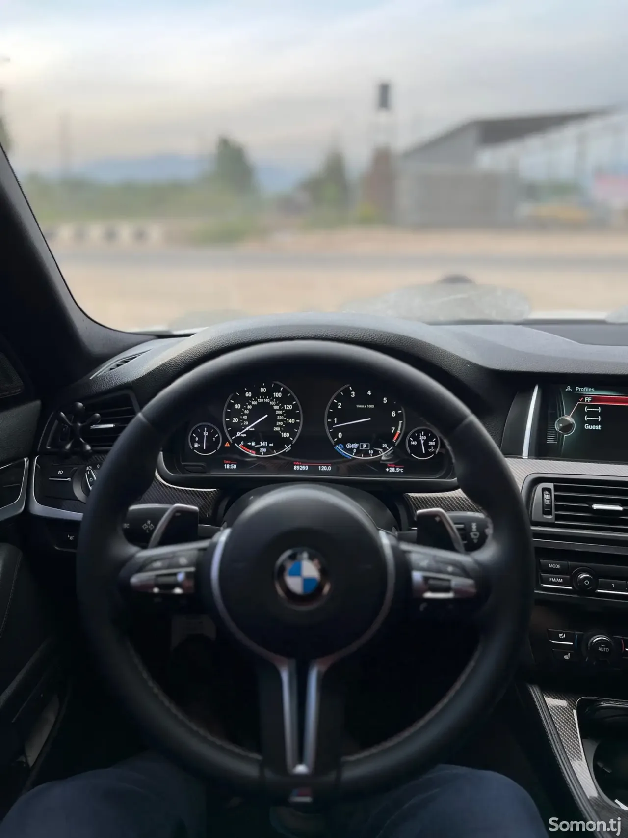 BMW M5 2014 · 4.4 AT