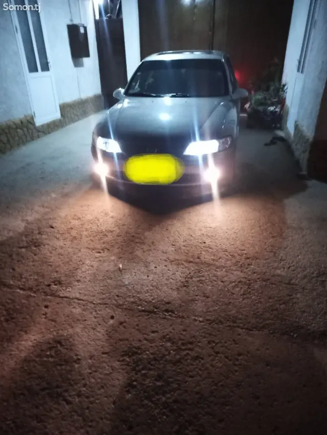 Opel Vectra B 1995 · 1.6 MT