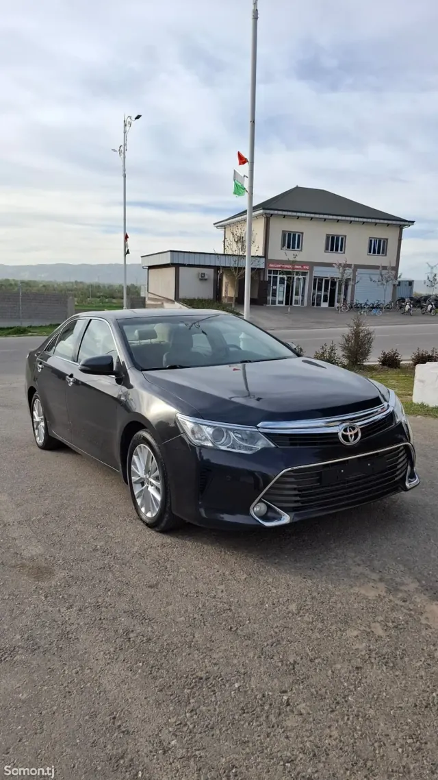 Toyota Camry 2016 · 2.5 AT