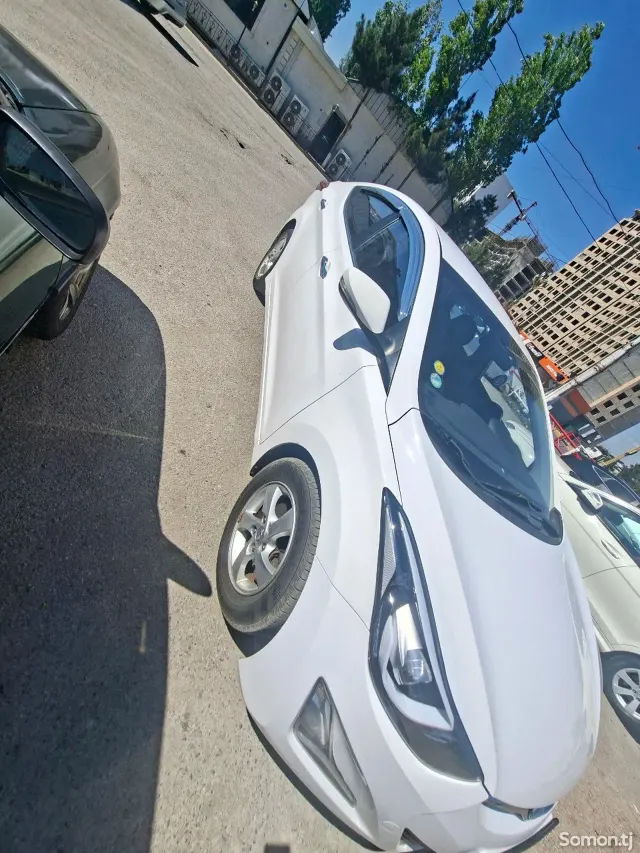 Hyundai Avante 2014 · 1.6 AT