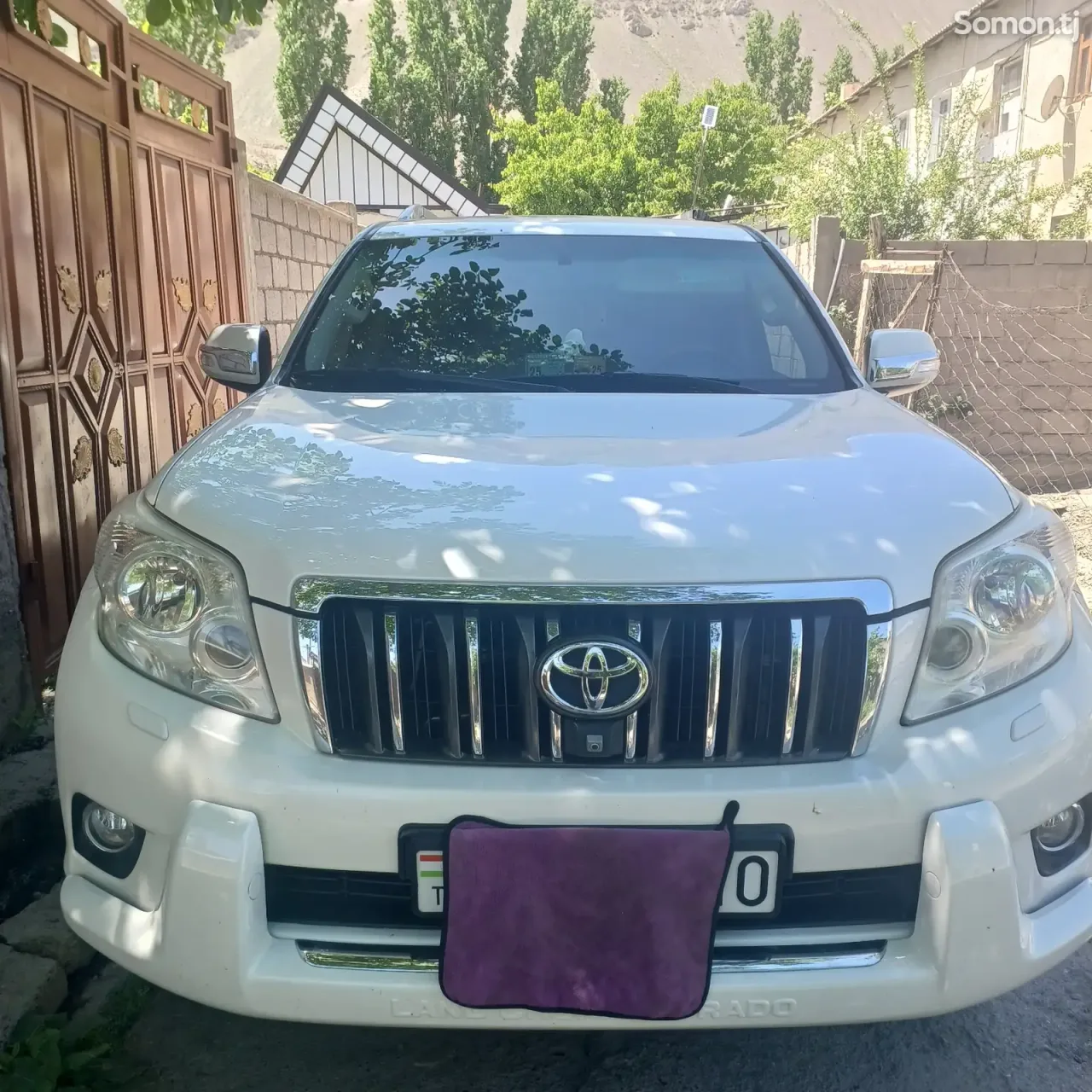 Toyota Land Cruiser Prado 2013 · 2.7 MT