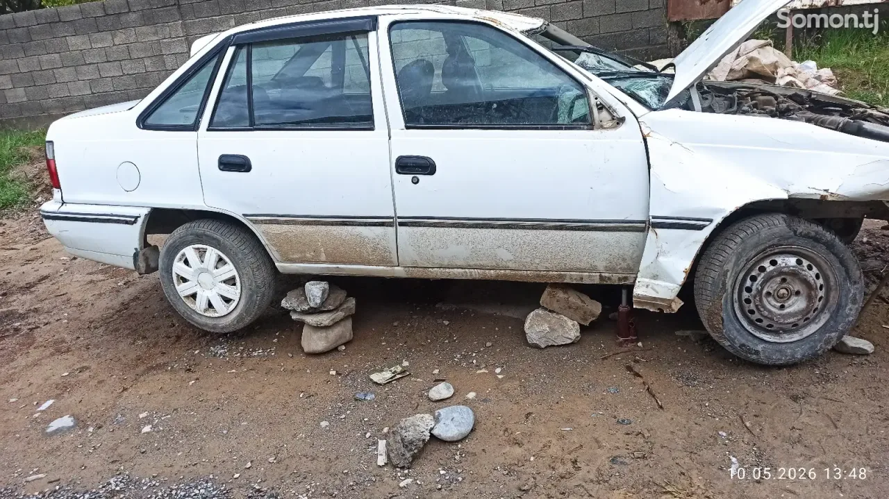 Daewoo Nexia 1995 · 1.6 MT
