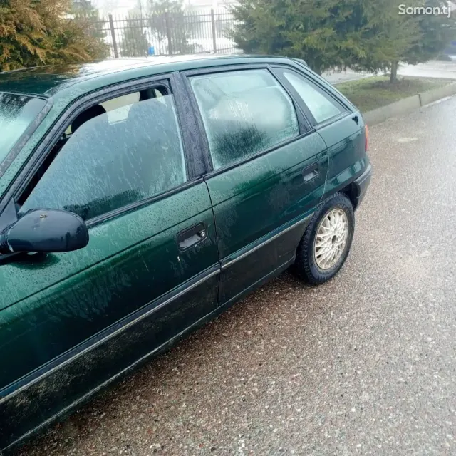 Opel Astra F 1996 · 1.6 MT