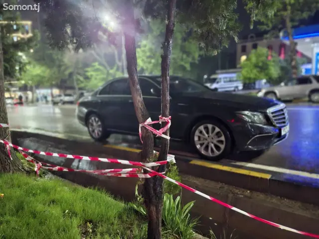 Mercedes-Benz E class 2016 · 3.0 AT