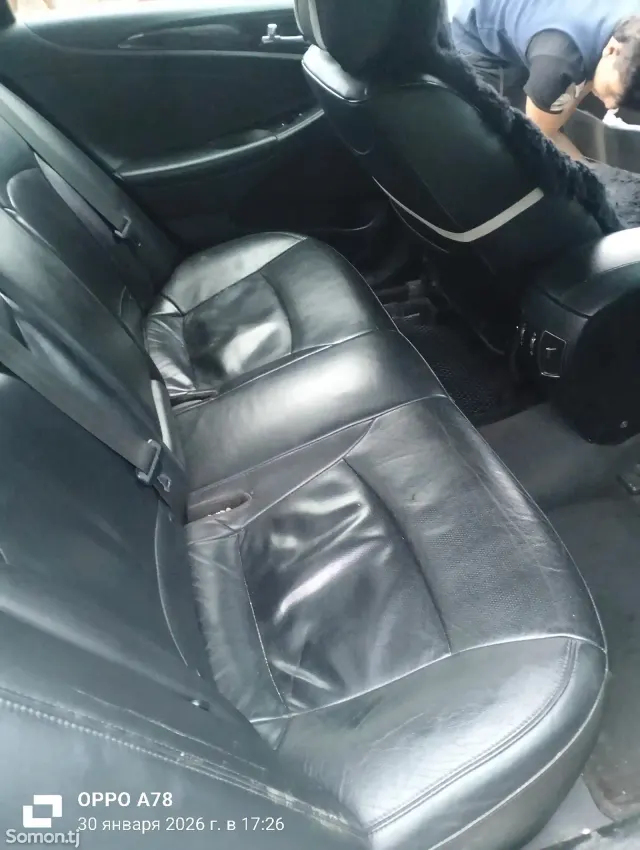 Hyundai Sonata 2012 · 2.4 AT