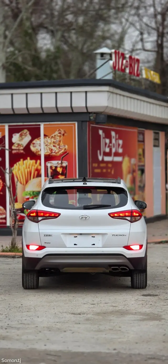 Hyundai Tucson 2016 · 1.6 AT