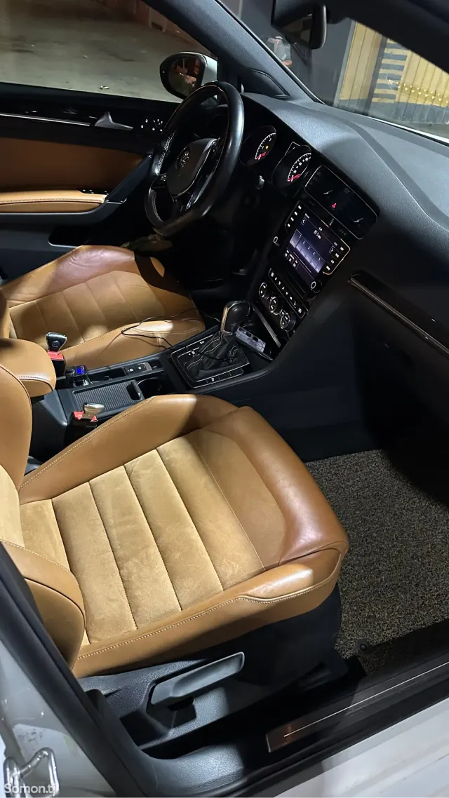 Volkswagen Golf 2014 · 2.0 AT