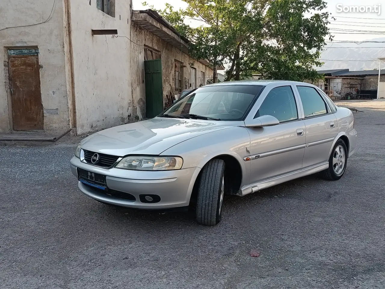 Opel Vectra B 1999 · 1.6 MT