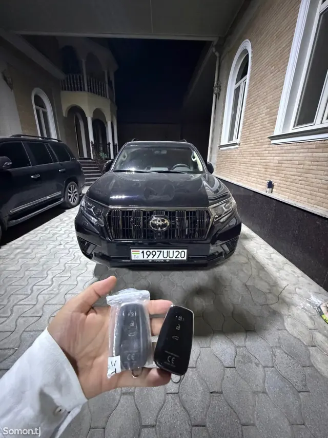 Toyota Land Cruiser Prado 2022 · 4.0 AT
