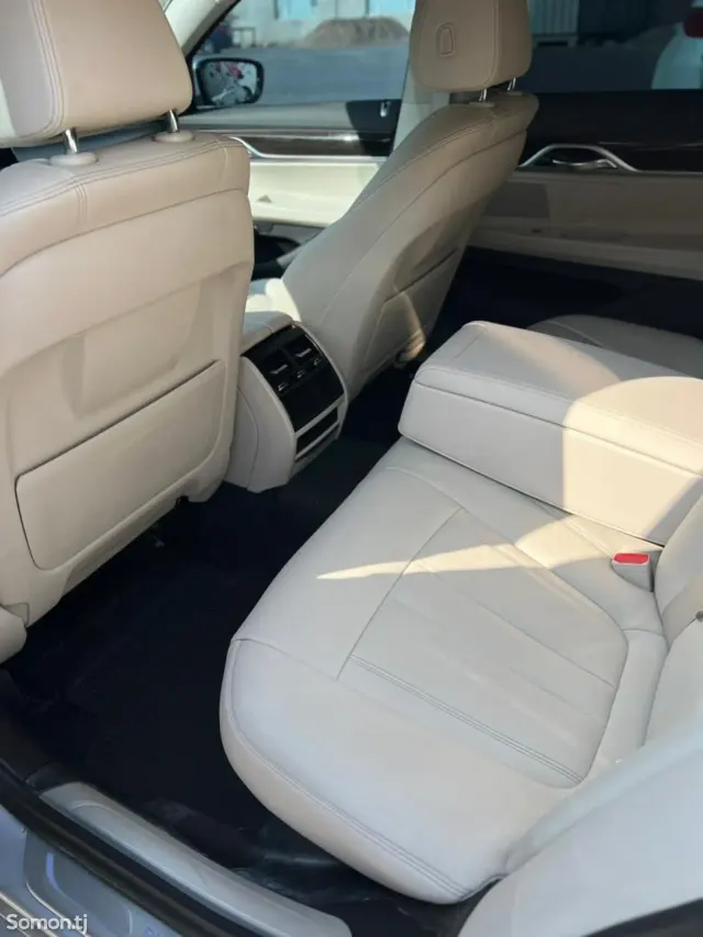 BMW 7 series 2021 · 3.0 AT