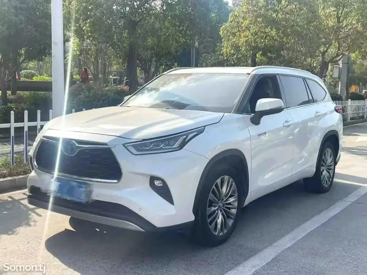 Toyota Highlander 2023 · 2.5 AT