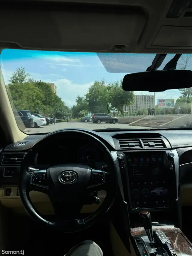 Toyota Camry 2016 · 2.5 AT