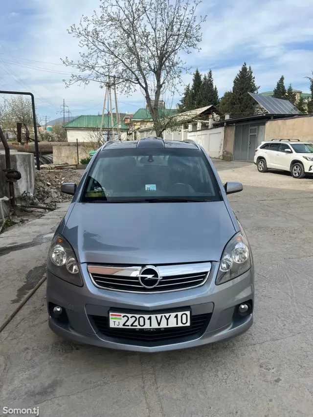 Opel Zafira 2010 · 1.9 MT