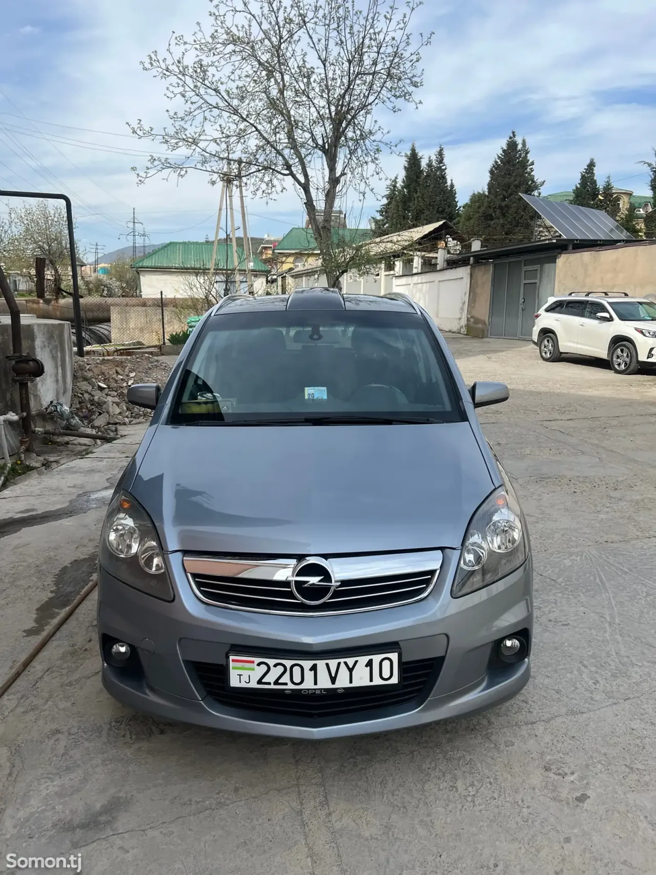 Opel Zafira 2010 · 1.9 MT
