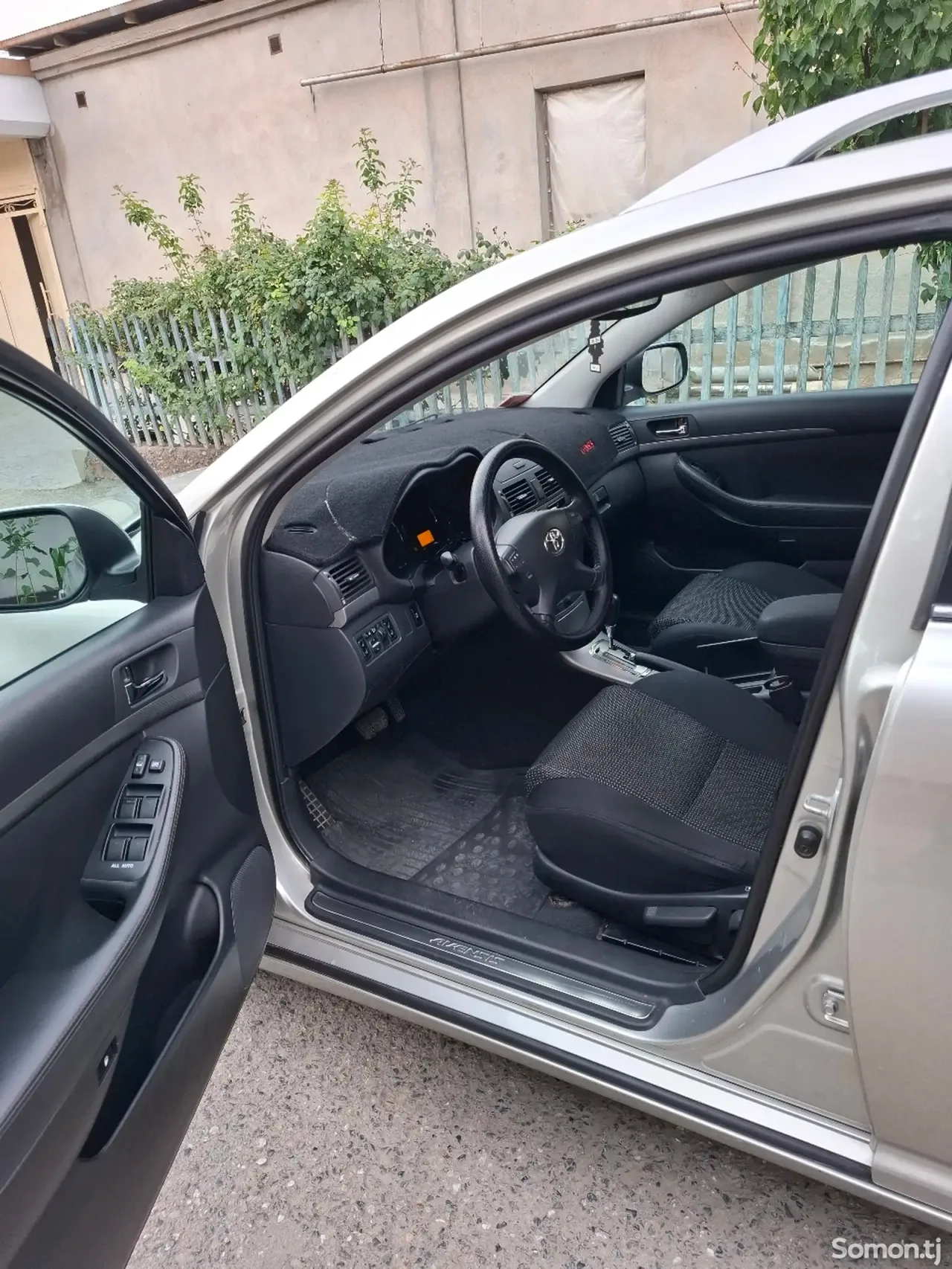 Toyota Avensis 2006 · 2.0 AT