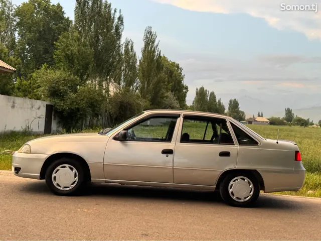 Daewoo Nexia 1995 · 1.6 MT