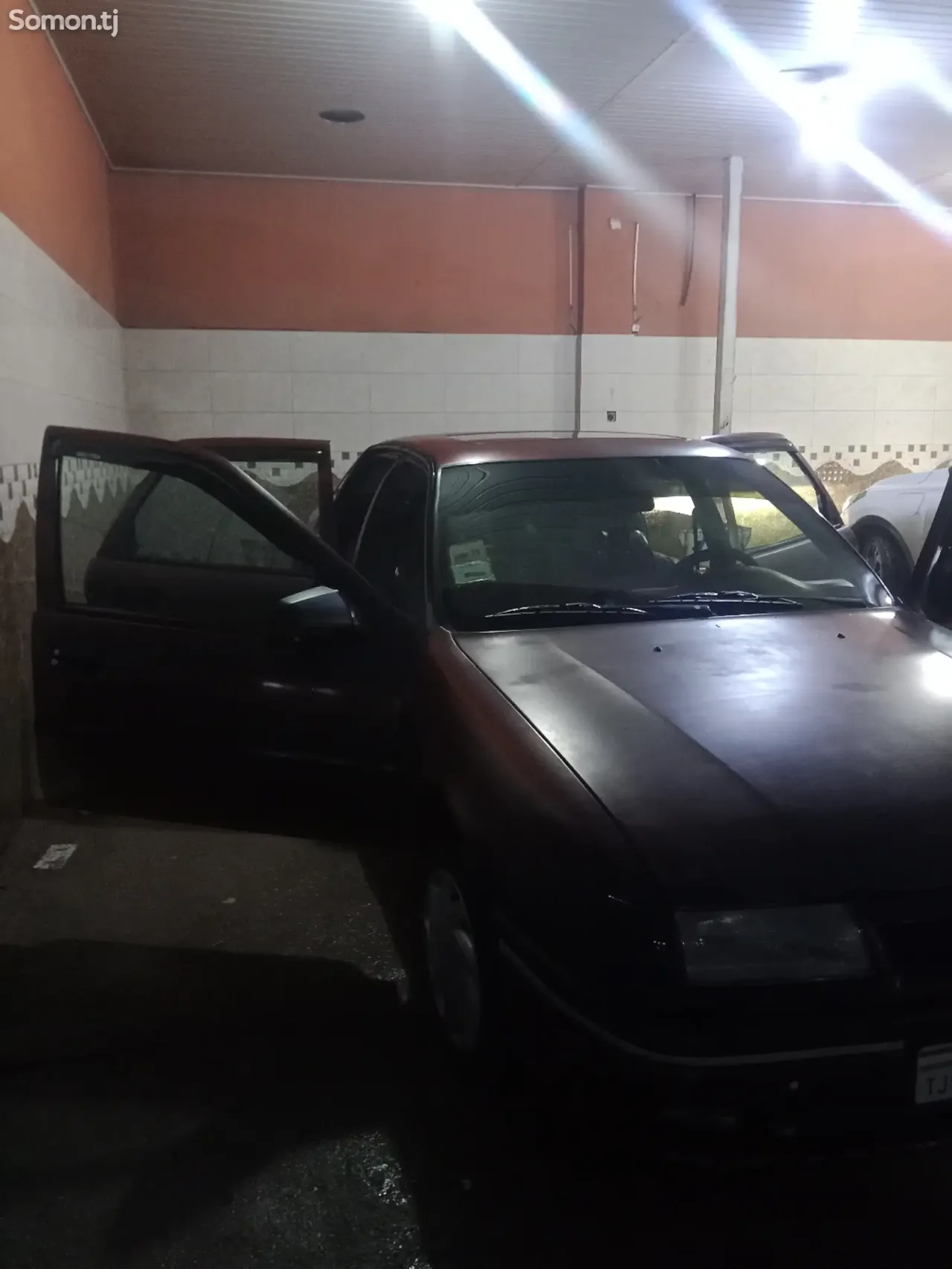 Opel Vectra A 1994 · 1.6 MT