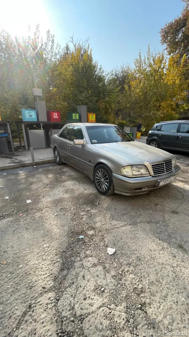 Mercedes-Benz C class 1995 · 2.0 AT