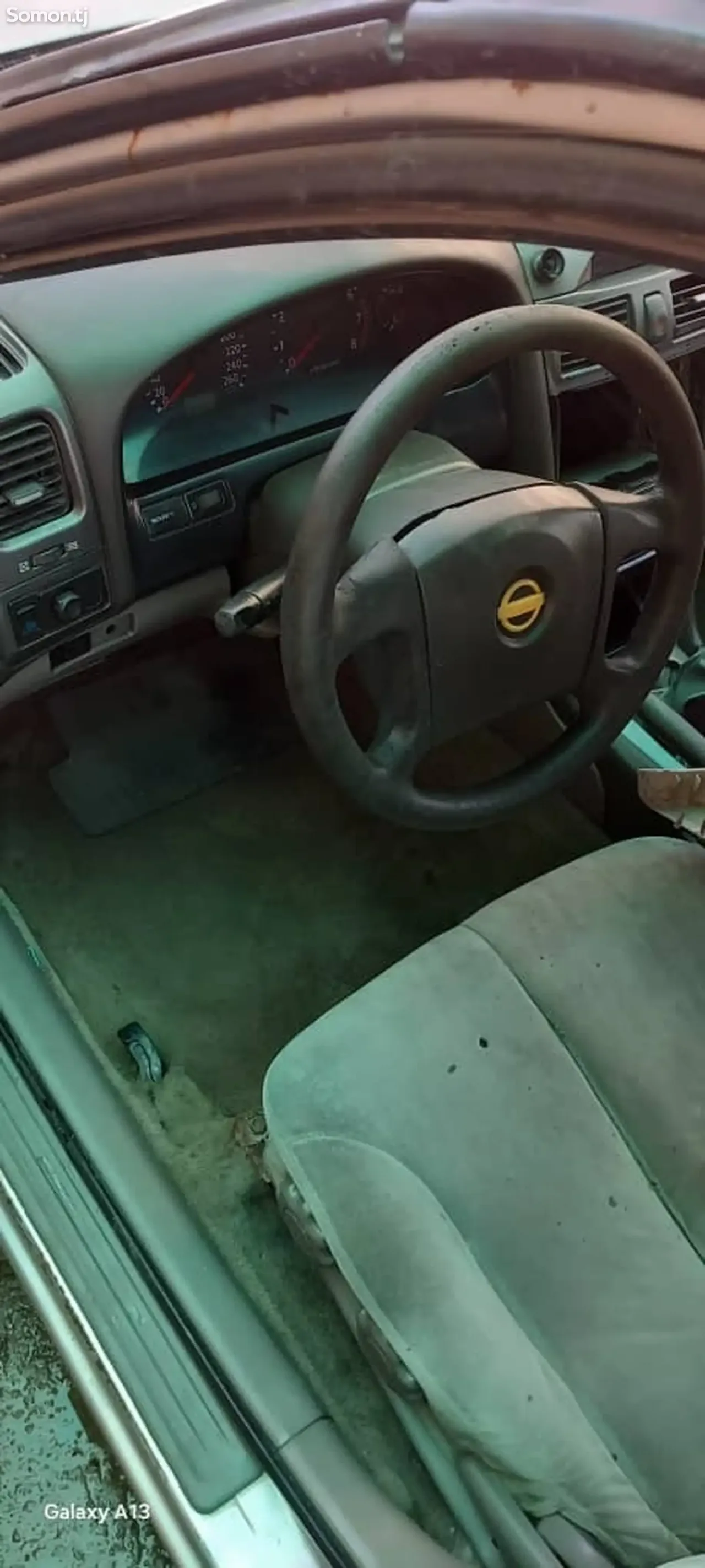 Nissan Maxima 2002 · 3.0 MT