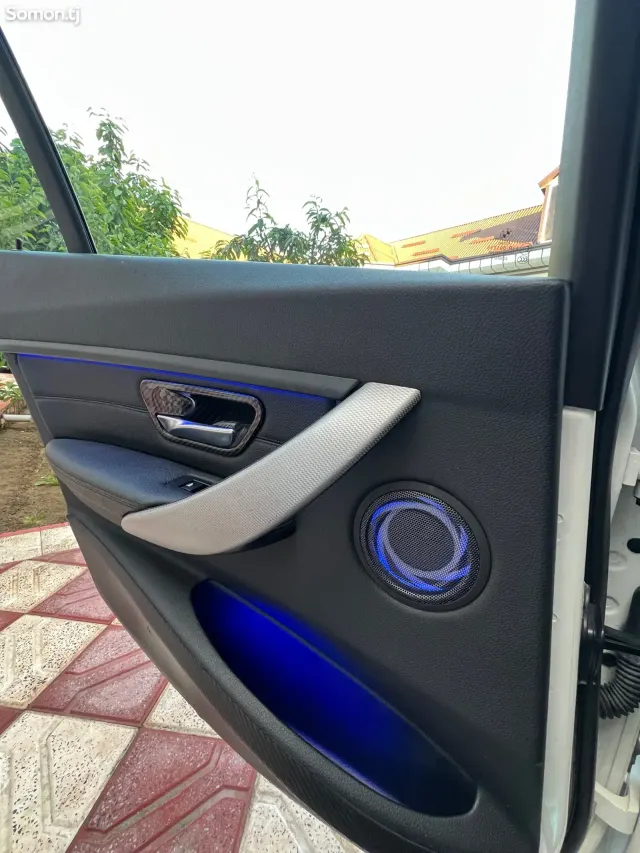 BMW M3 2015 · 2.0 AT