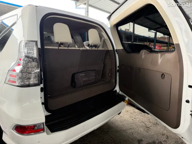 Lexus GX series 2014 · 4.6 AT
