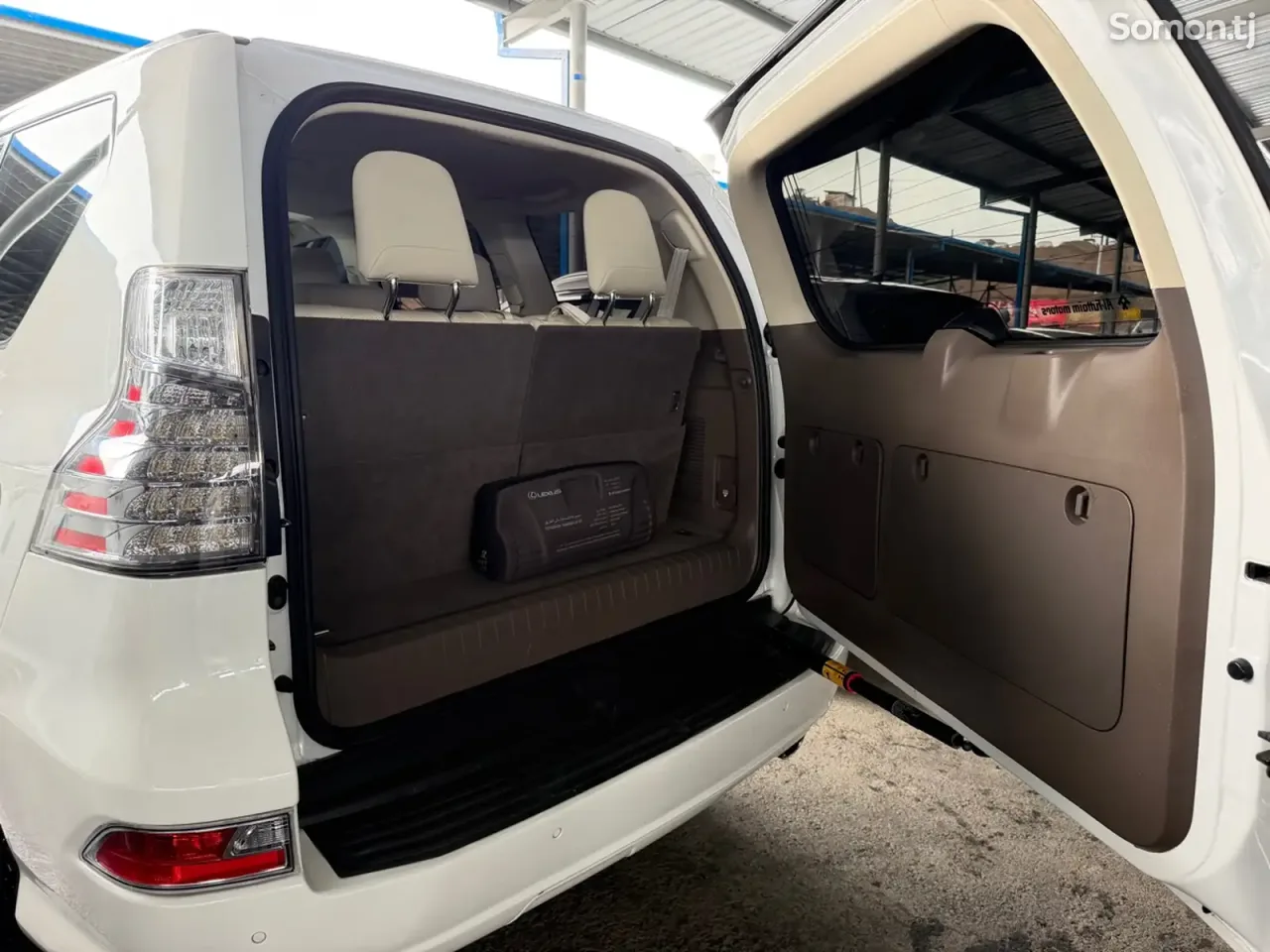 Lexus GX series 2014 · 4.6 AT