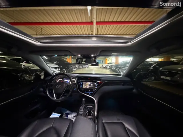 Toyota Camry 2019 · 2.5 AT