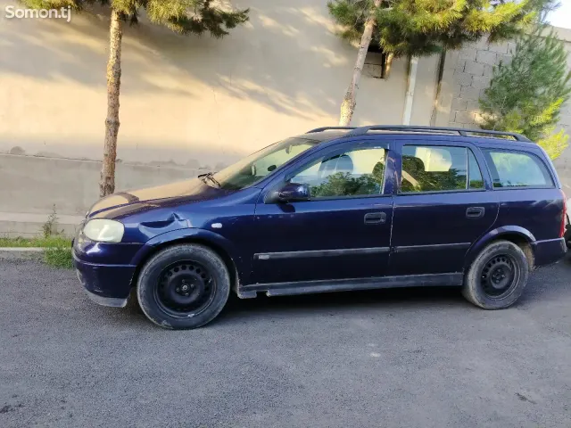 Opel Astra G 1999 · 1.6 MT