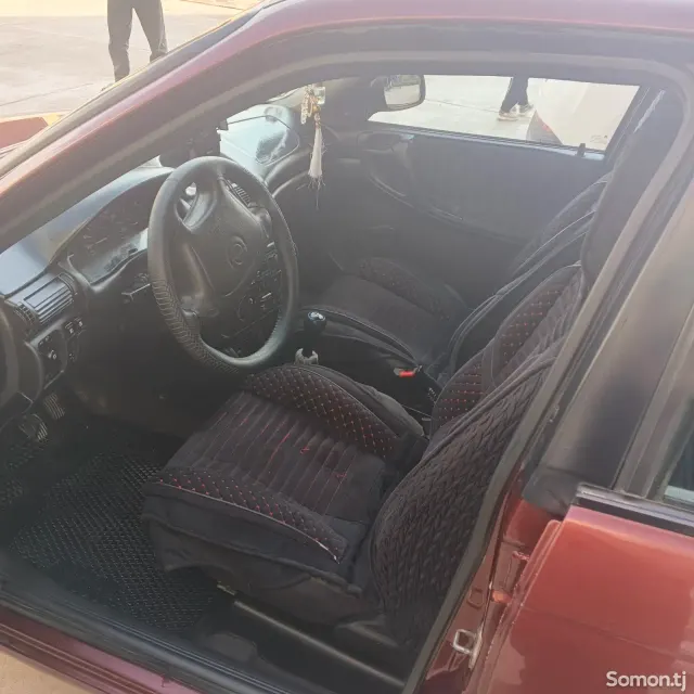 Opel Astra F 1997 · 1.6 MT