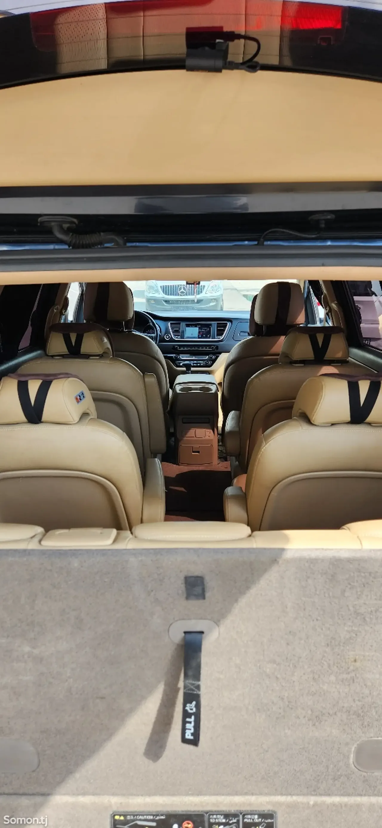 Kia Carnival 2017 · 2.2 AT