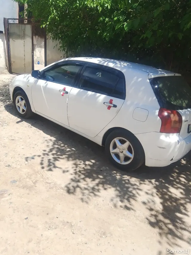 Toyota Corolla 2002 · 1.6 MT