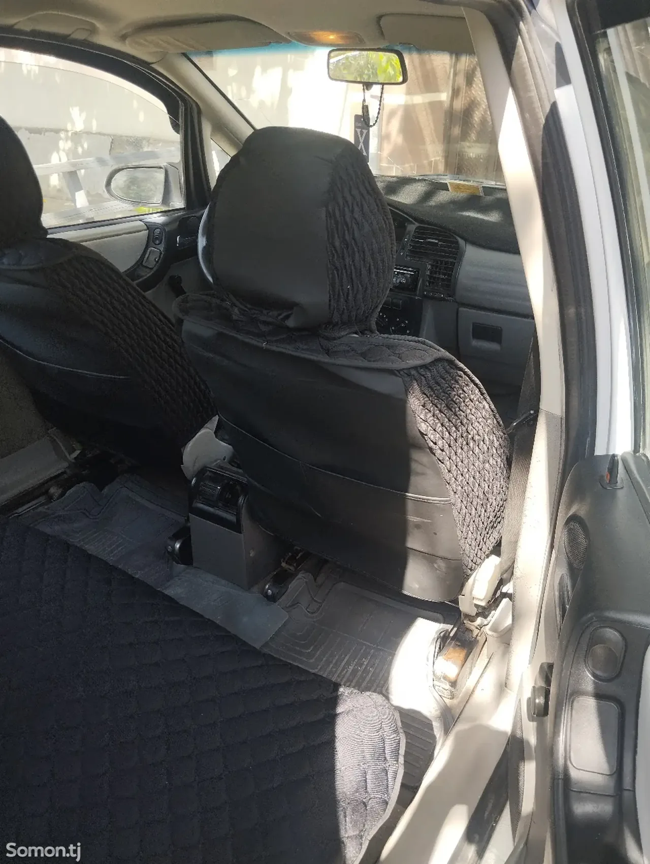 Opel Zafira 2000 · 1.6 MT