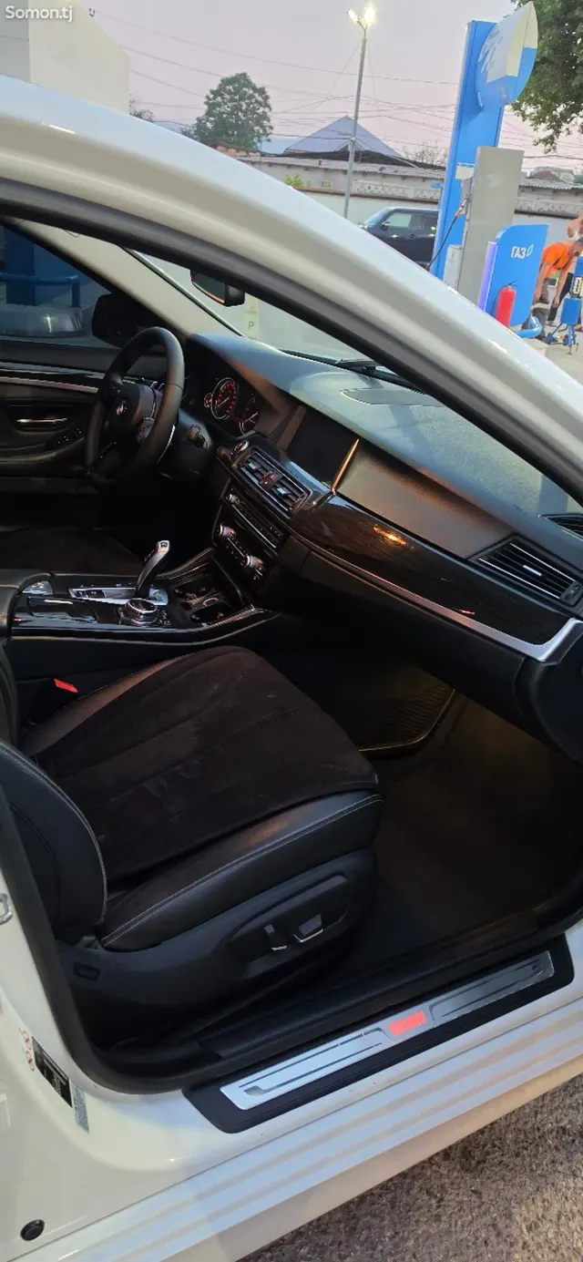 BMW 5 series 2015 · 2.0 AT