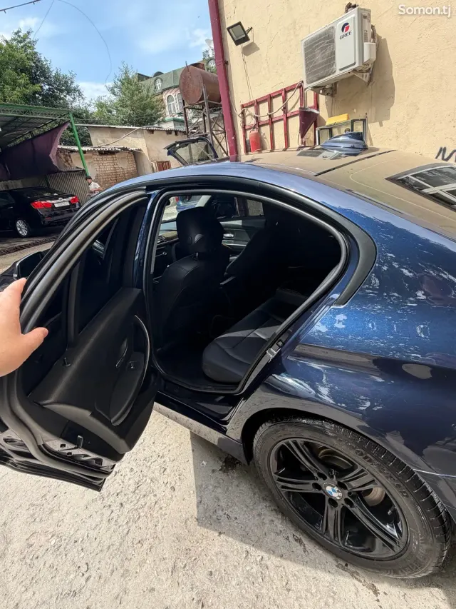 BMW 3 series 2013 · 2.0 AT