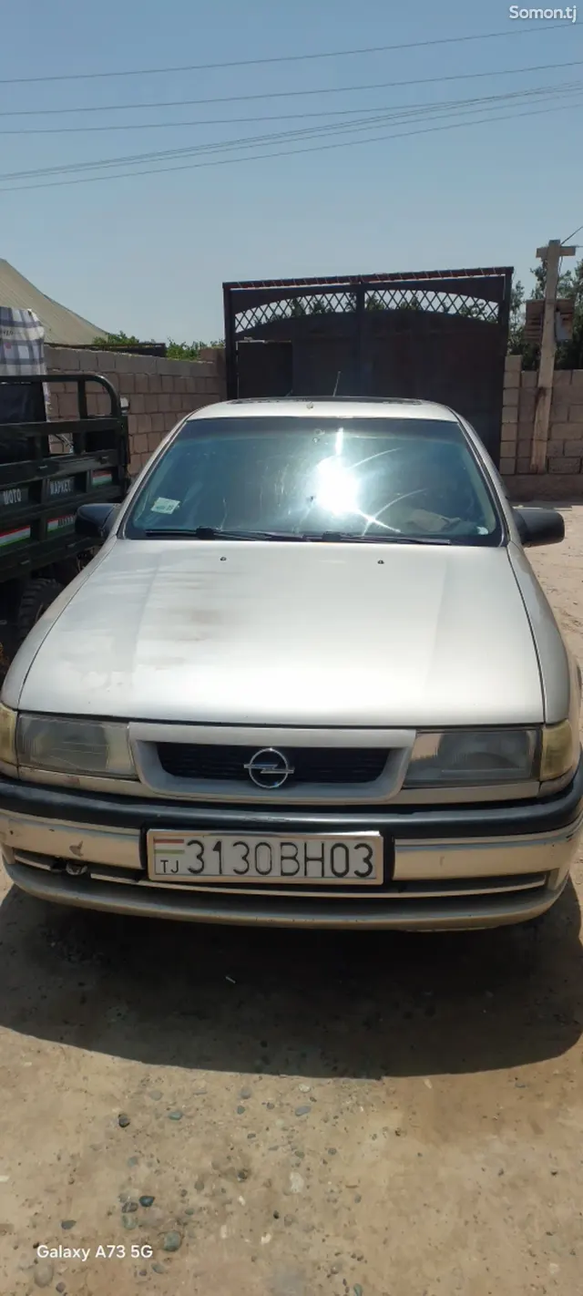 Opel Vectra A 1994 · 1.6 MT