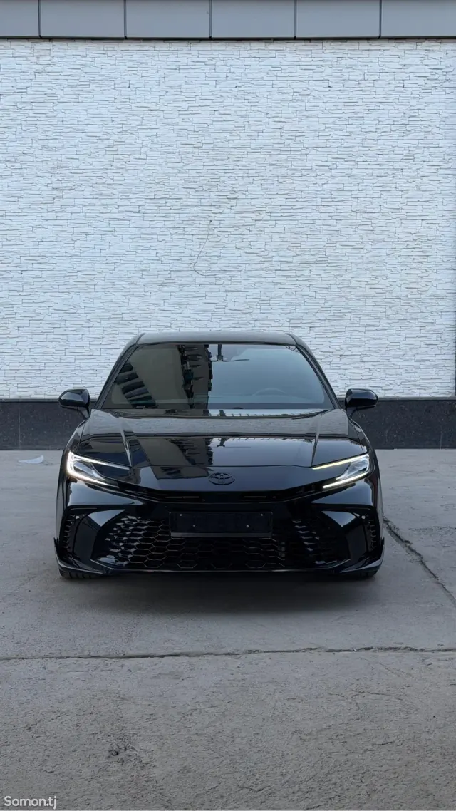 Toyota Camry 2025 · 2.0 AT
