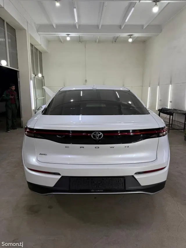 Toyota Crown 2023 · 2.5 AT