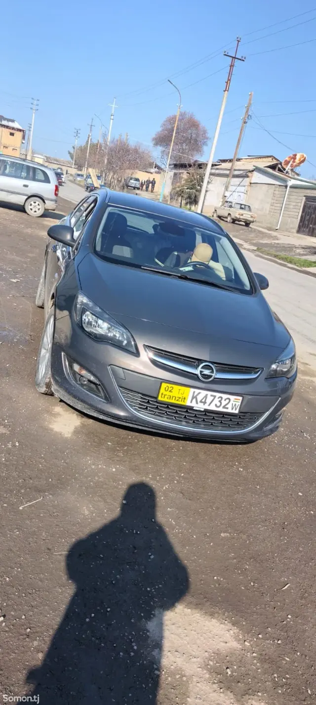 Opel Astra J 2016 · 1.4 MT