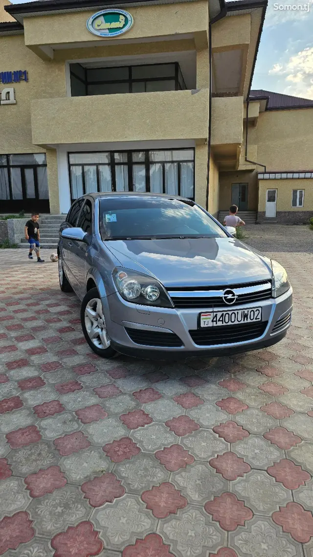 Opel Astra H 2007 · 1.6 MT