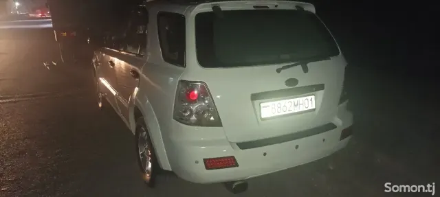Kia Sorento 2007 · 2.0 MT
