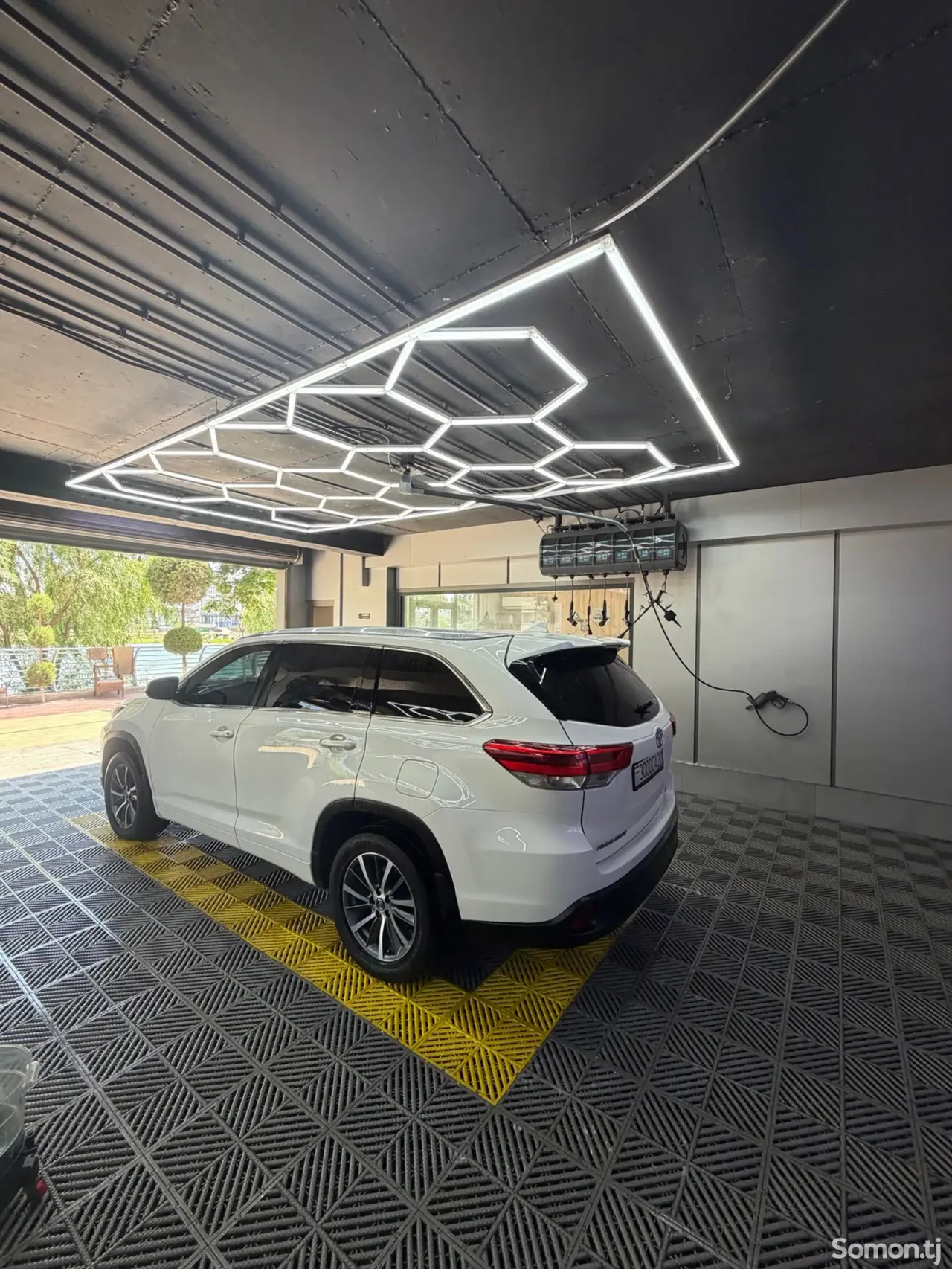 Toyota Highlander 2017 · 3.5 AT