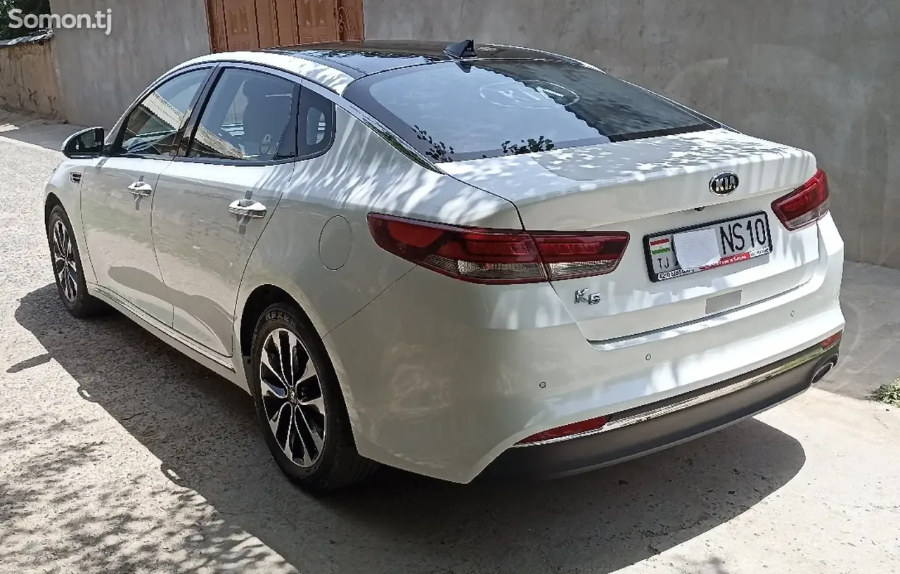 Kia K5 2015 · 2.0 AT