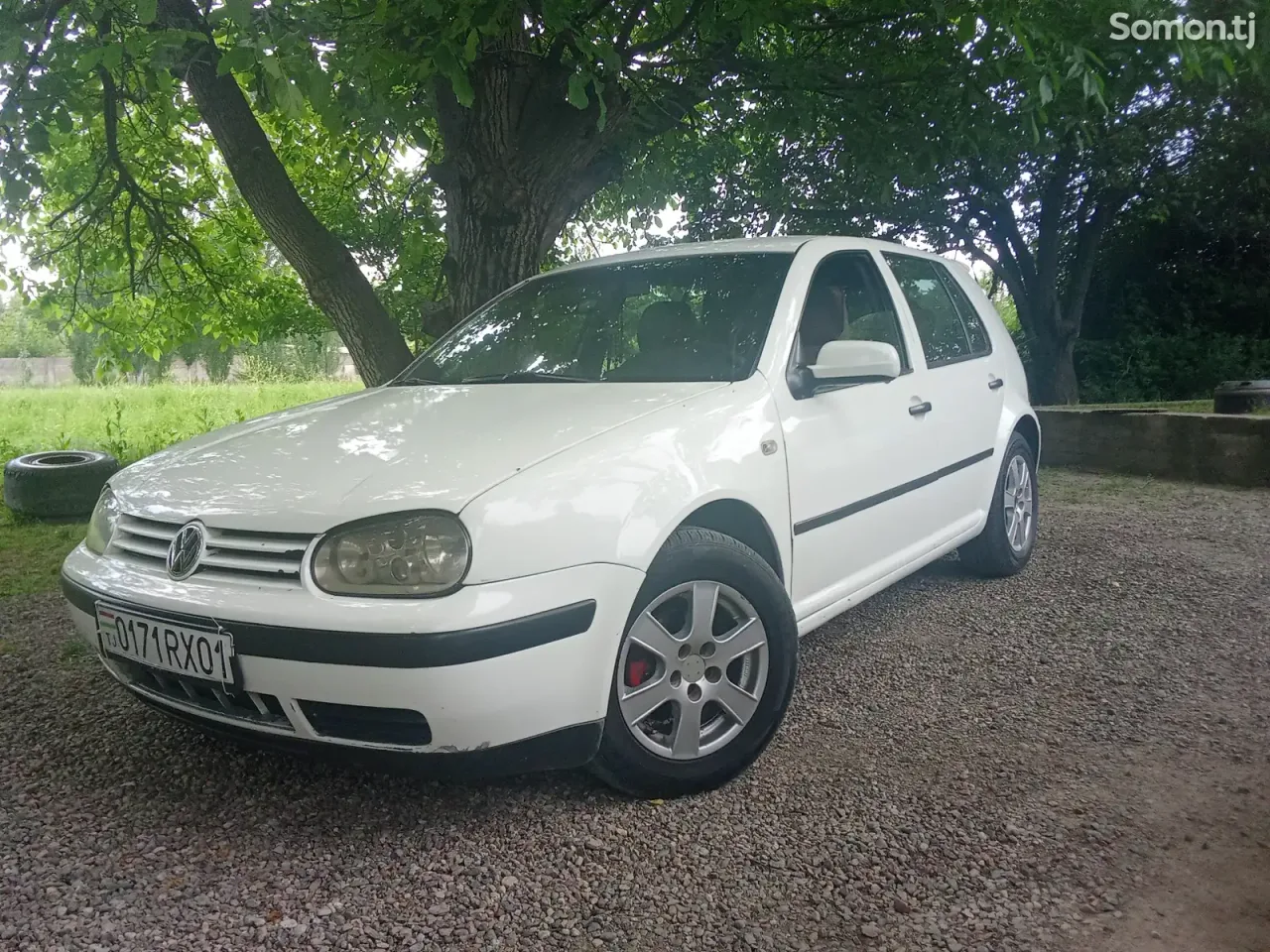 Volkswagen Golf 2003 · 1.4 MT