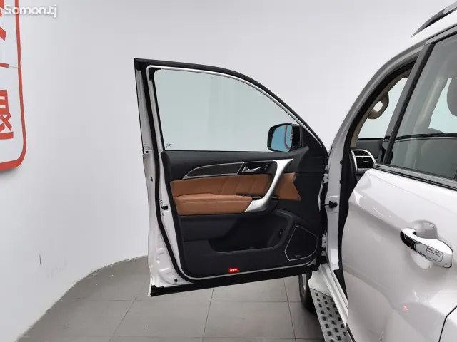 Haval H8 2015 · 2.0 AT
